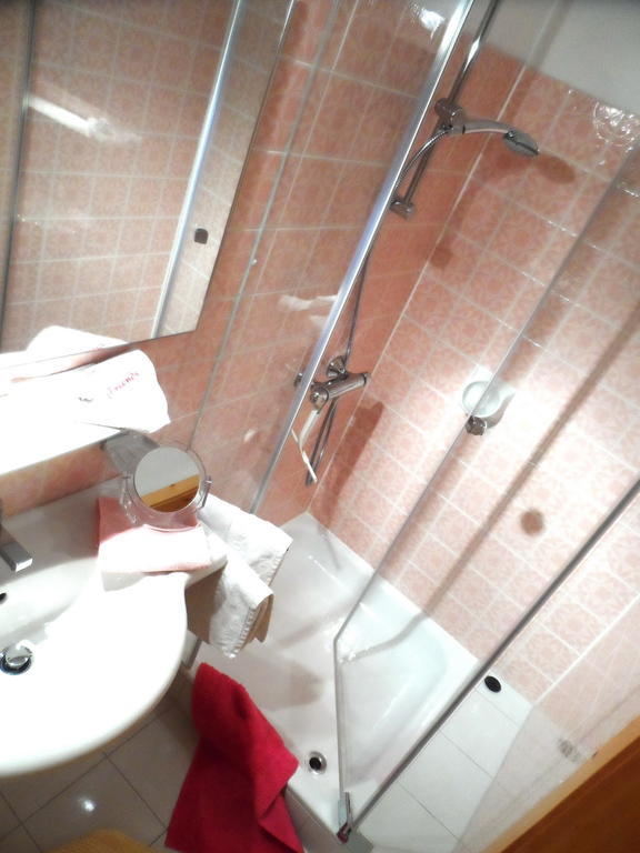 Haus Brunneck Apartment Warth  Стая снимка